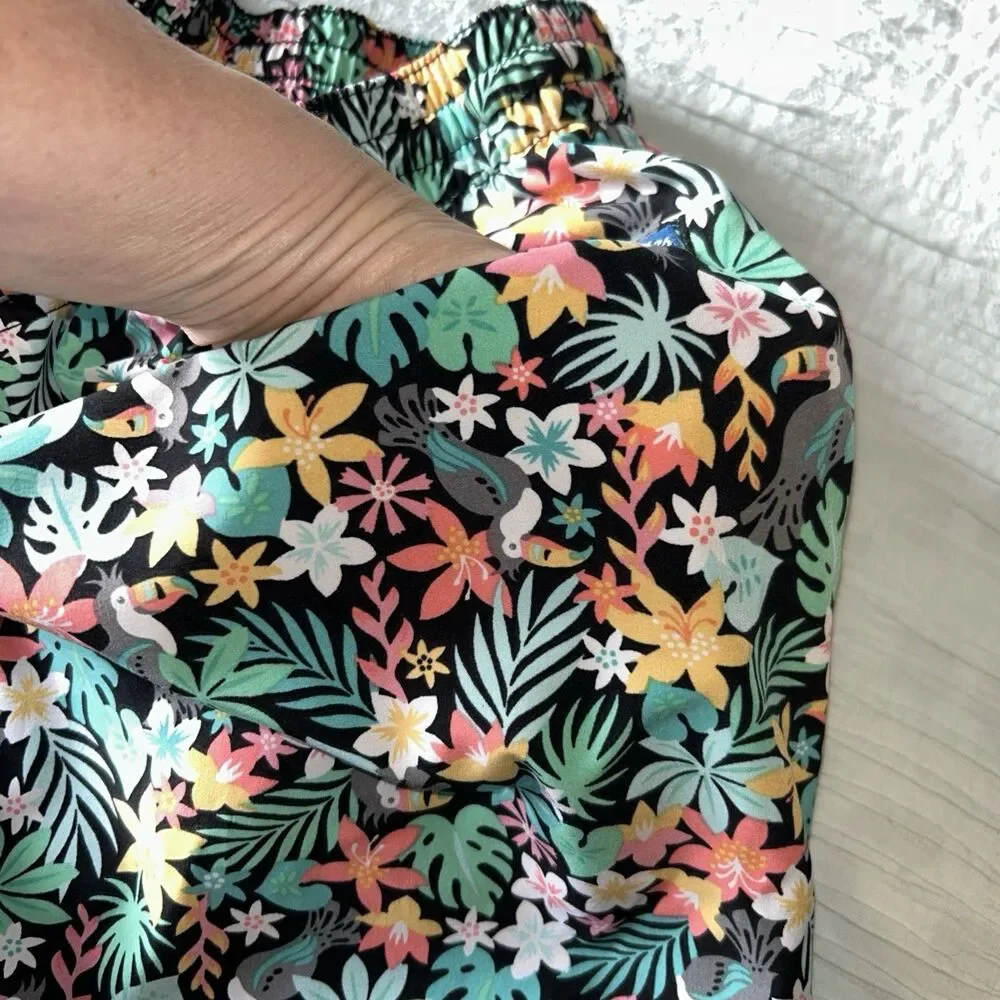 Chubbies The Bloomerangs Boys Medium Swim Trunks Midnight Flowers Tuscan Palm